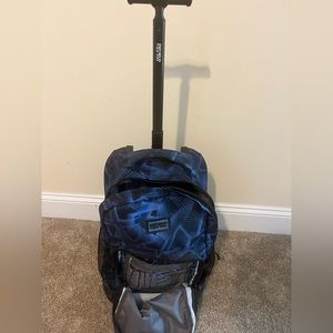 J World New York Sunrise Rolling 18in Blue